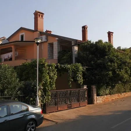 Apartment Apartments With A Parking Space Novigrad - 2551