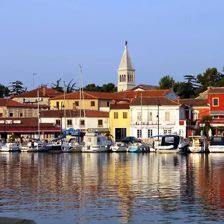 Apartment Apartments With A Parking Space Novigrad - 2551
